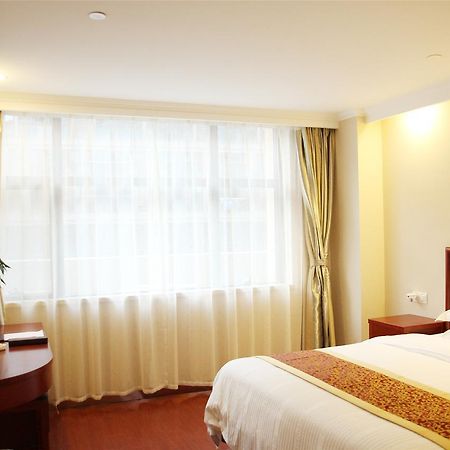 Greentree Alliance Jiangxi Nanchang Honggutan Middle Fenghuang Avenue Hotel Екстер'єр фото