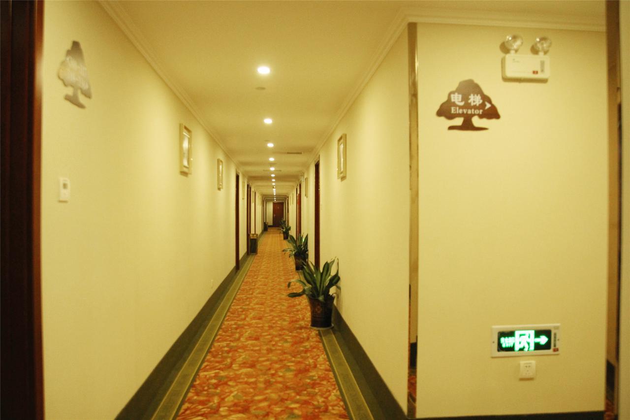 Greentree Alliance Jiangxi Nanchang Honggutan Middle Fenghuang Avenue Hotel Екстер'єр фото