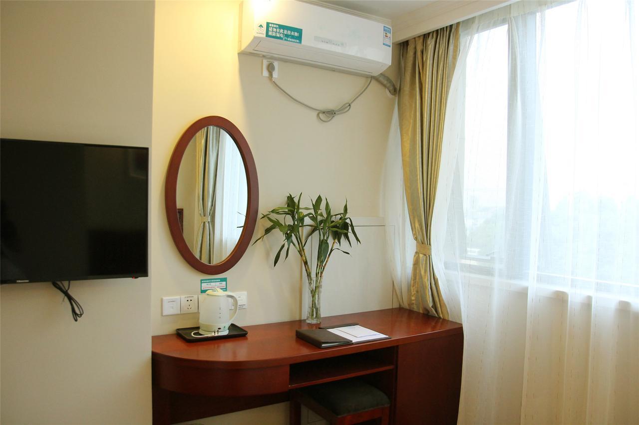 Greentree Alliance Jiangxi Nanchang Honggutan Middle Fenghuang Avenue Hotel Екстер'єр фото