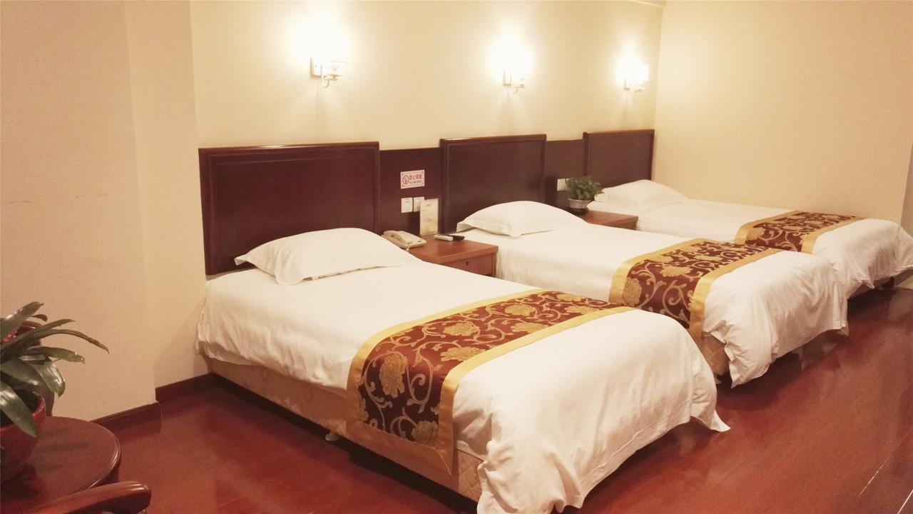 Greentree Alliance Jiangxi Nanchang Honggutan Middle Fenghuang Avenue Hotel Екстер'єр фото